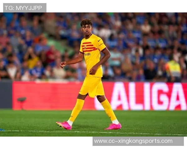 西媒报道亚马尔备战巴黎之战积极训练成为最后离场球员之一