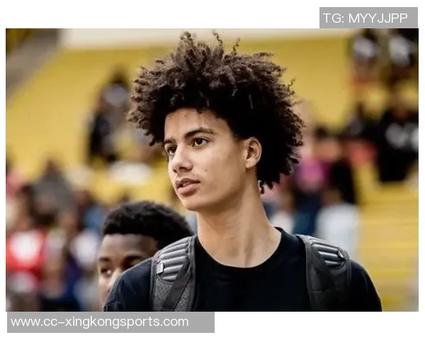 科尔盛赞56号秀威尔理查德学习能力强前途光明值得期待