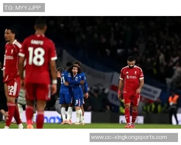 内维尔批评利物浦前场球员表现不佳边后卫问题亟待解决 内维尔批评利物浦前场球员表现不佳边后卫问题亟待解决