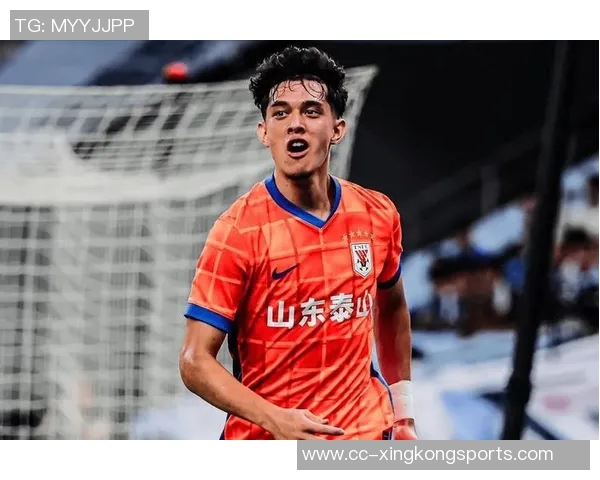 李小恒替补出场连入两球助力中国香港3-1领先孟加拉国 李小恒替补出场连入两球助力中国香港3-1领先孟加拉国