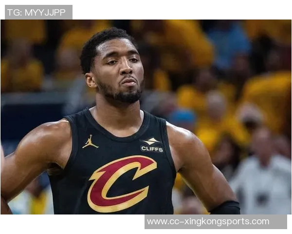 米切尔短暂出战18分钟表现平平贡献7分1板2助2断展现潜力