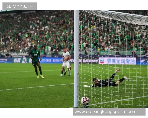 阿苏埃高空暴扣破门助申花1-0领先首尔展现强大实力