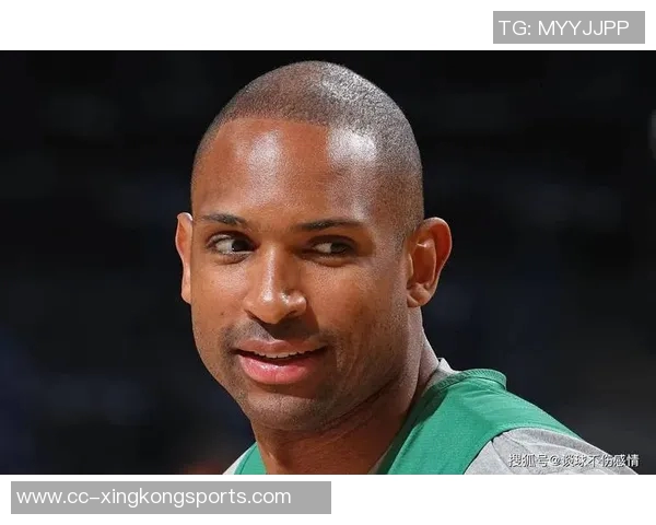 埃泽利回忆霍福德如何引导队友并转型为现代空间型内线