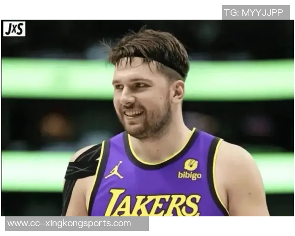 东契奇罚球失误遗憾错过赛季首场50分里夫斯无奈呼喊罚进一个啊