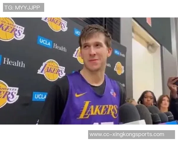 东契奇谈里夫斯受伤情况表示愿意提供支持并强调恢复的重要性